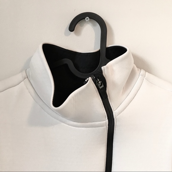 Nike Therma Fit Sphere Running Vest - Picture 5 of 6